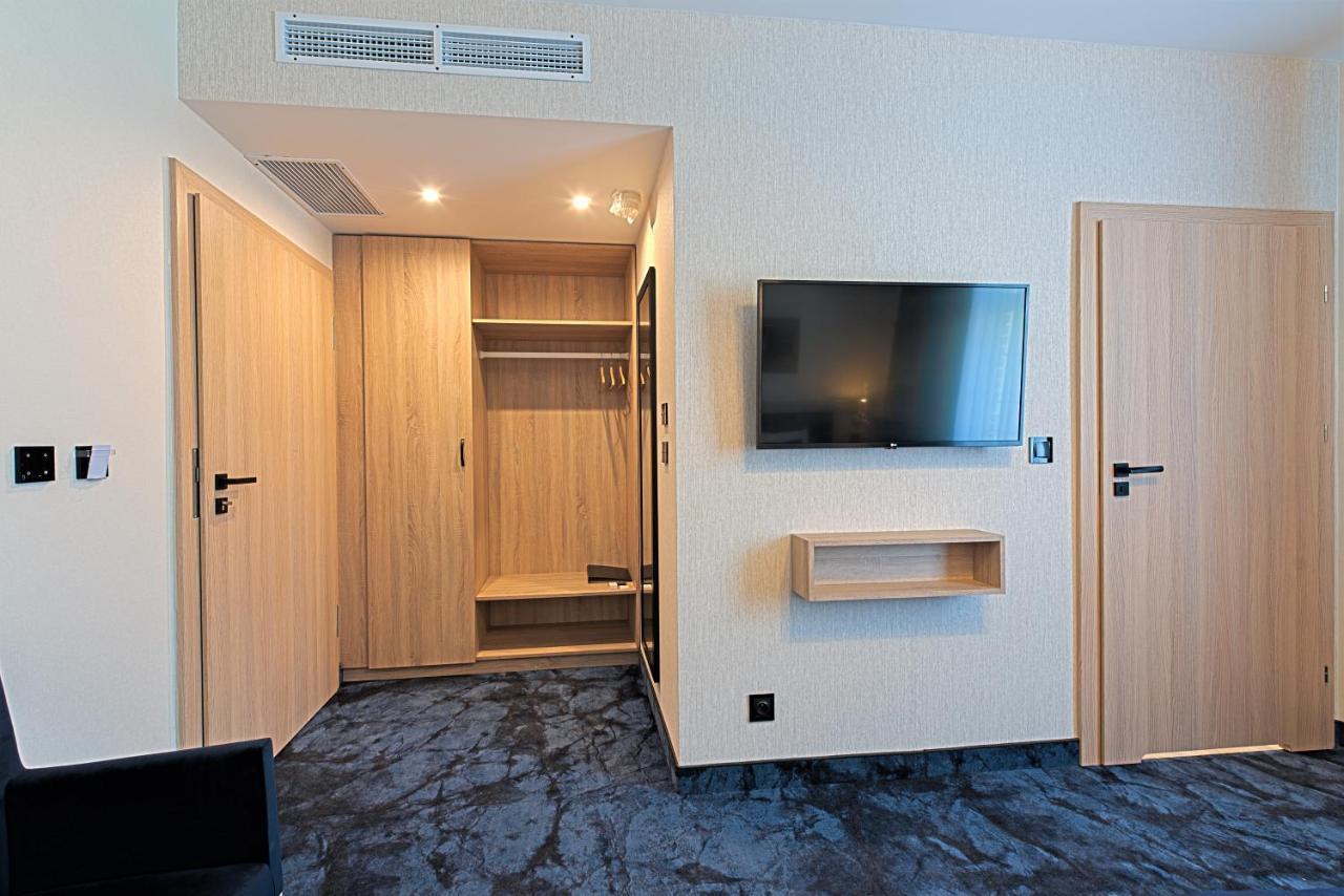 Ignasiak Hotel Вжешня Екстер'єр фото