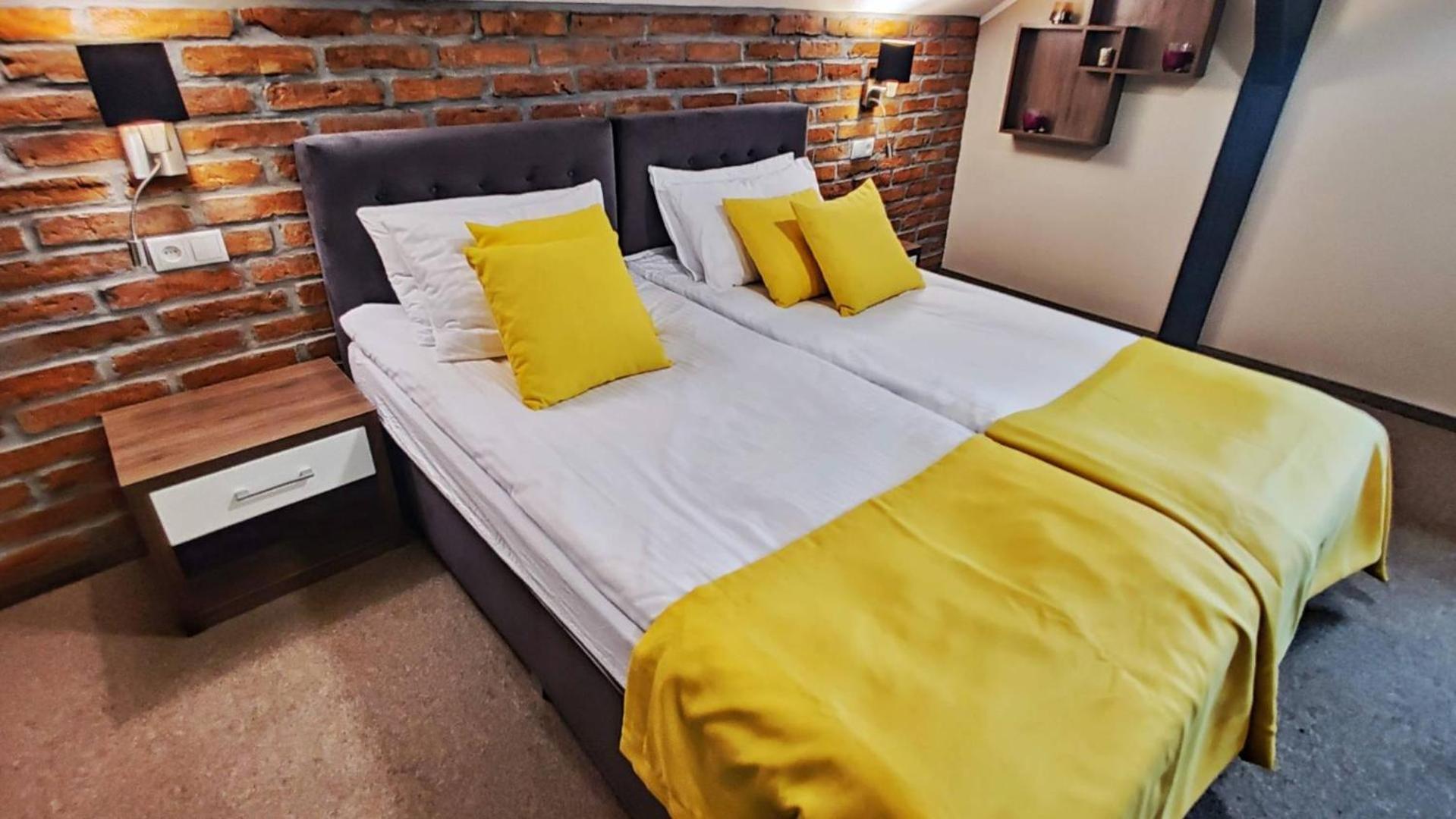 Ignasiak Hotel Вжешня Екстер'єр фото