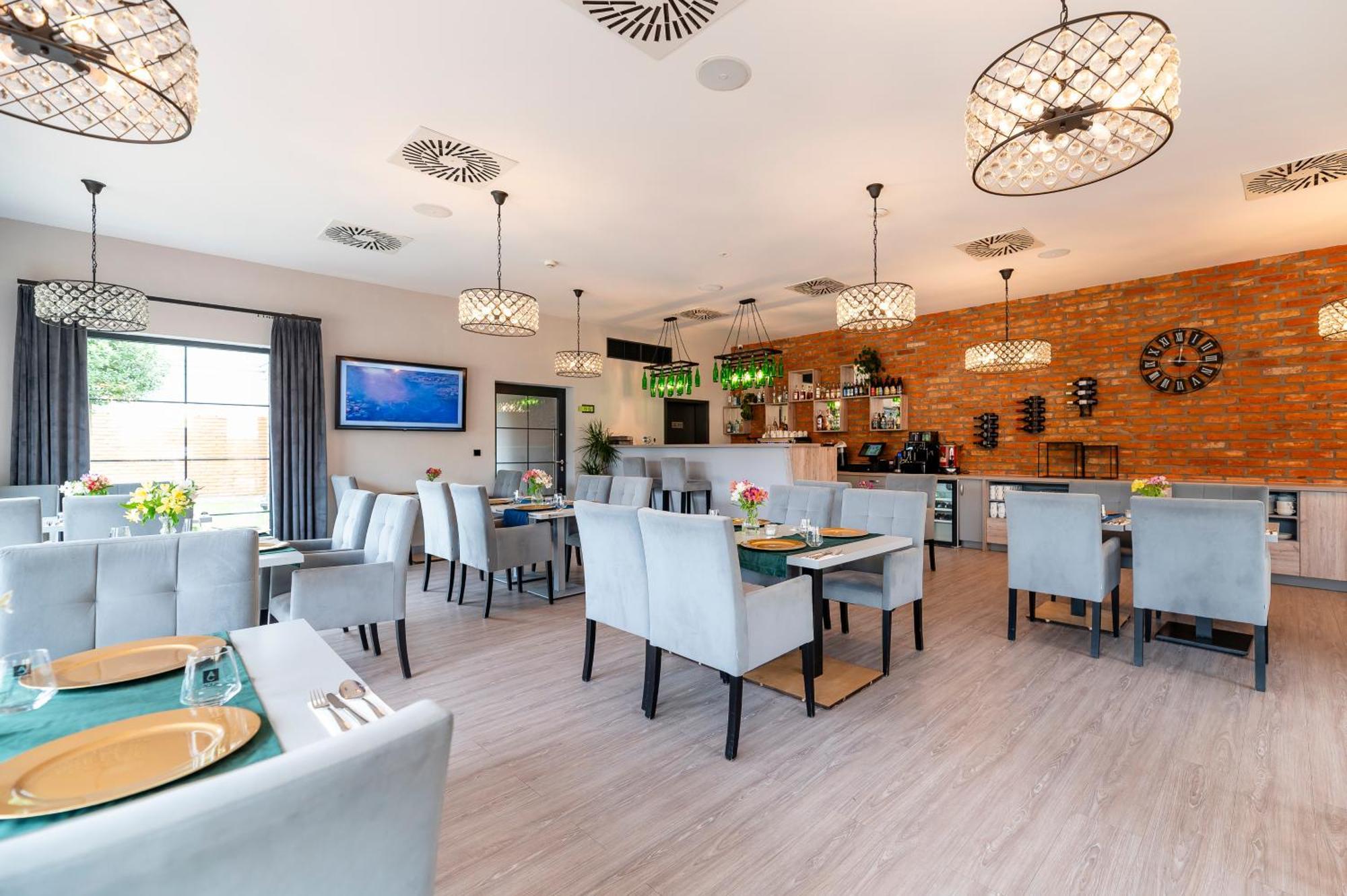 Ignasiak Hotel Вжешня Екстер'єр фото