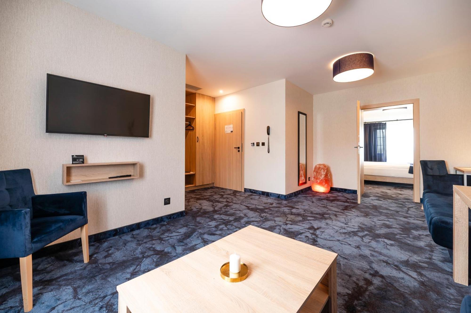 Ignasiak Hotel Вжешня Екстер'єр фото