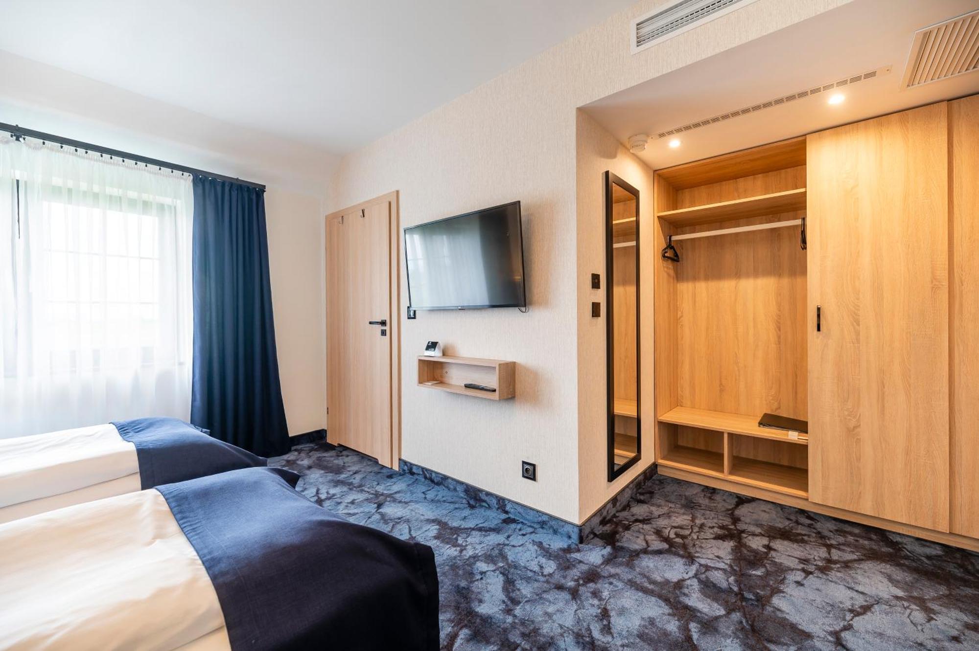 Ignasiak Hotel Вжешня Екстер'єр фото