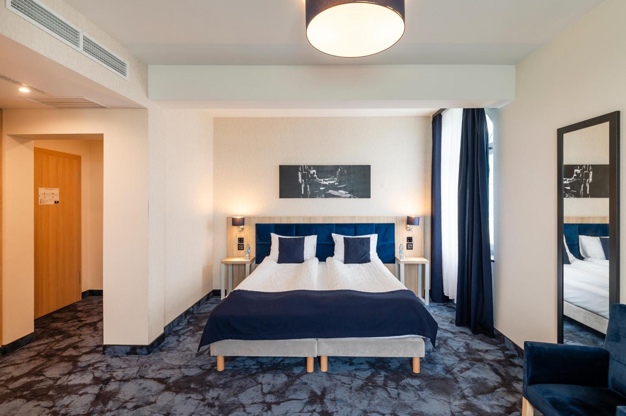 Ignasiak Hotel Вжешня Екстер'єр фото